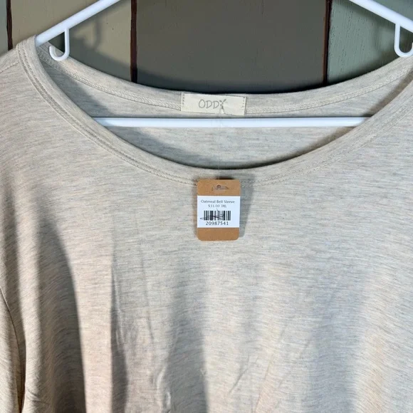 Plus size Boho Top with Bell-Sleeve and arm cut-outs-NWT-3XL - Picture 4 of 10